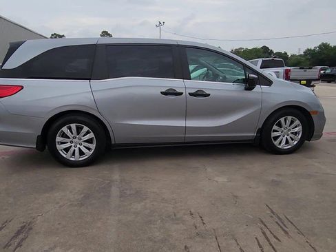 Used 2018 Honda Odyssey LX image 17