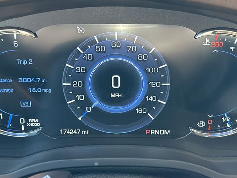 Used 2016 Cadillac Escalade ESV Luxury RWD image 23