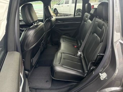 New 2025 Jeep Grand Cherokee Limited w/ Black Appearance Package image 13