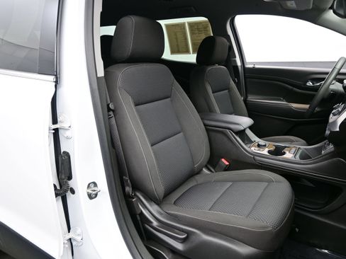 Used 2023 GMC Acadia SLE w/ Driver Convenience Package FWD image 13