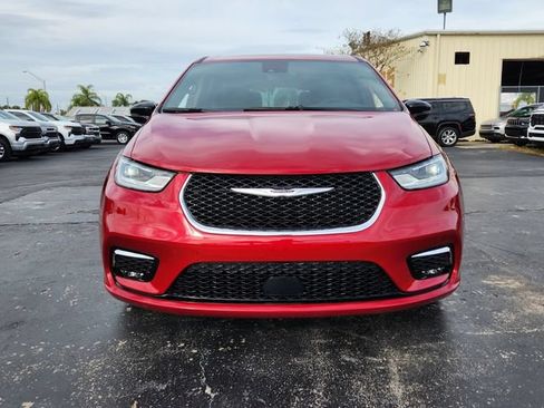 New 2026 Chrysler Pacifica Select FWD image 2