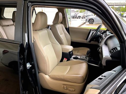 Used 2021 Toyota 4Runner SR5 Premium w/ Moonroof Package RWD image 8