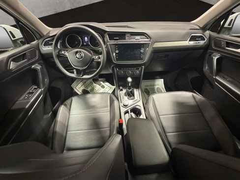 Used 2020 Volkswagen Tiguan SE w/ Panoramic Sunroof Package image 14