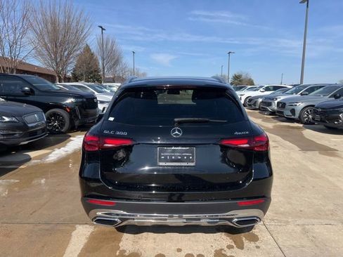 Used 2025 Mercedes-Benz GLC 300 4MATIC image 5