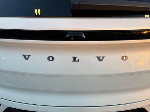 New 2025 Volvo EX90 Ultra w/ Protection Package Premier image 5