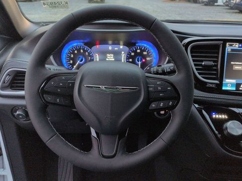 New 2026 Chrysler Pacifica Select w/ S Appearance Package image 12