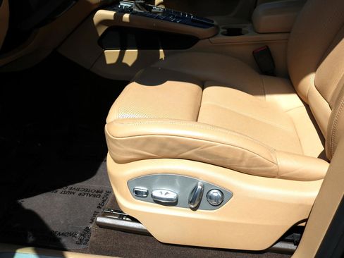 Used 2017 Porsche Macan S image 20