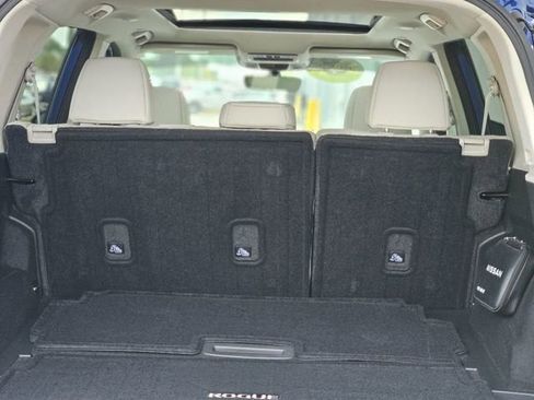 Used 2023 Nissan Rogue SL w/ SL Premium Package image 32