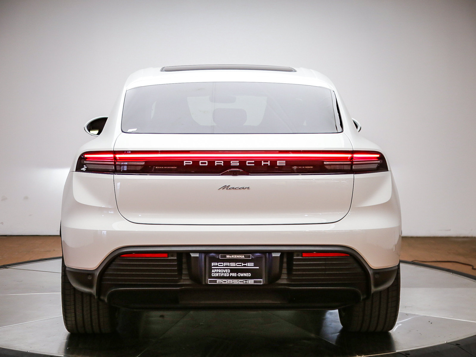 Certified 2026 Porsche Macan Electric RWD image 6