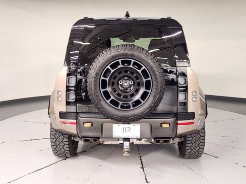 Used 2025 Land Rover Defender 110 AWD/4WD image 10