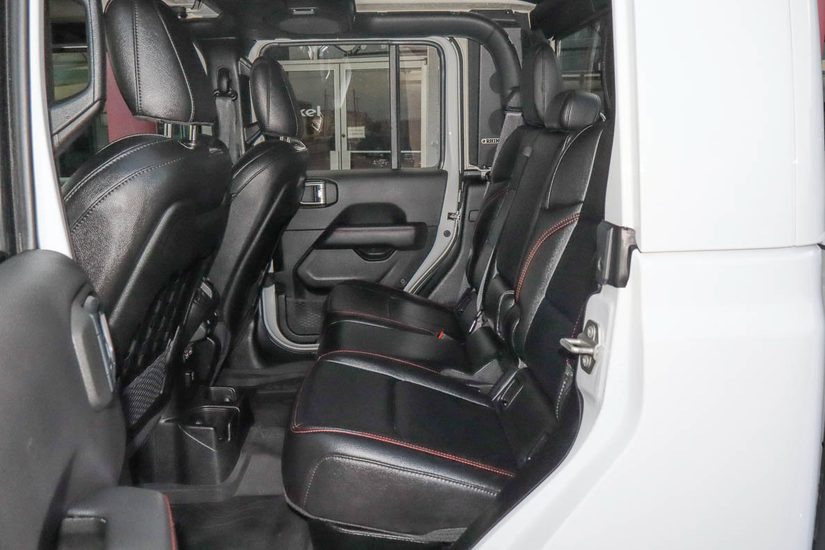 Used 2023 Jeep Gladiator Rubicon AWD/4WD image 8