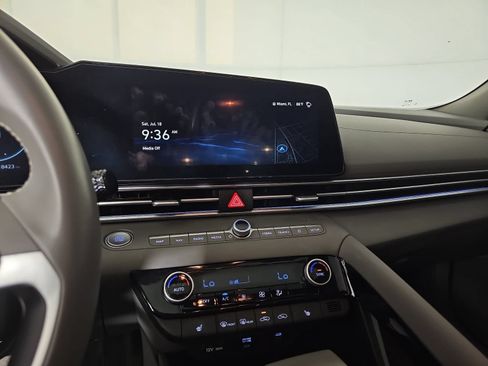 Used 2024 Hyundai Elantra SEL w/ Convenience Package FWD image 18