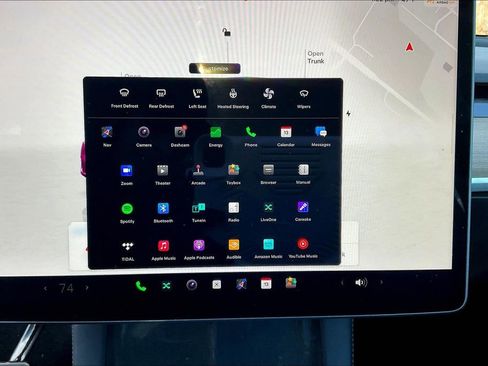 Used 2022 Tesla Model Y Long Range image 14