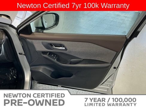 Used 2023 Nissan Rogue SV FWD image 38