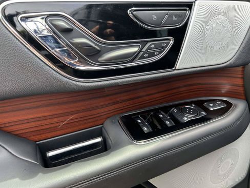 Certified 2023 Lincoln Navigator L Reserve AWD/4WD image 8