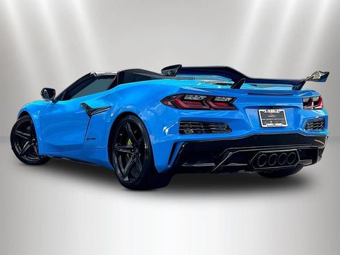 Used 2023 Chevrolet Corvette Z06 w/ Z07 Performance Package RWD image 4