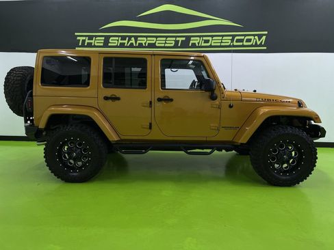 Used 2014 Jeep Wrangler Unlimited Rubicon w/ Max Tow Package AWD/4WD image 10
