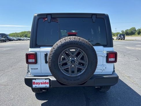 Used 2024 Jeep Wrangler Unlimited Sport AWD/4WD image 8
