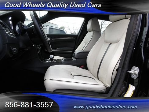 Used 2014 Chrysler 300 Uptown Edition w/ Quick Order Package 22M image 13