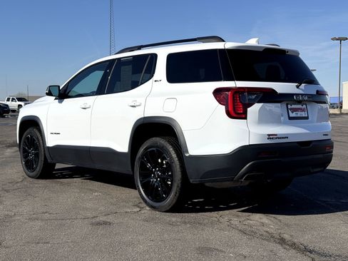 Used 2023 GMC Acadia SLT w/ Elevation Edition image 5