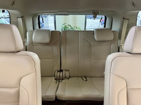 Used 2015 GMC Yukon Denali w/ Premium Package AWD/4WD image 18