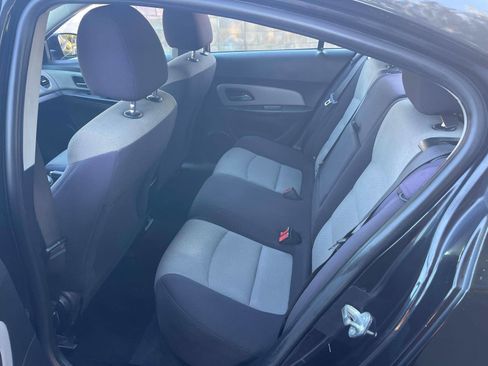 Used 2014 Chevrolet Cruze LS image 5