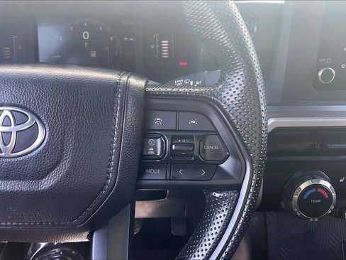 Used 2025 Toyota Tacoma SR5 AWD/4WD image 24