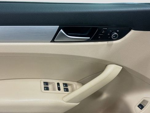 Used 2013 Volkswagen Passat 2.5 SE image 19