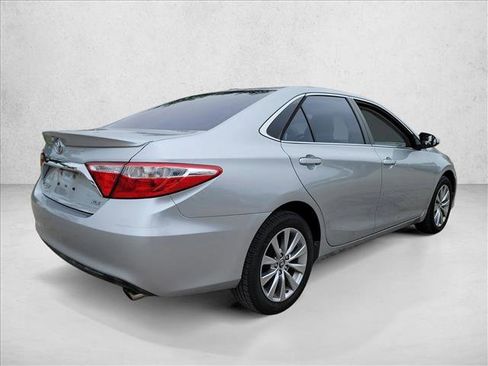 Used 2017 Toyota Camry XLE FWD image 5