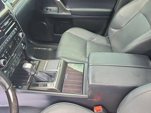 Used 2023 Lexus GX 460 Luxury w/ Off Road Package AWD/4WD image 29