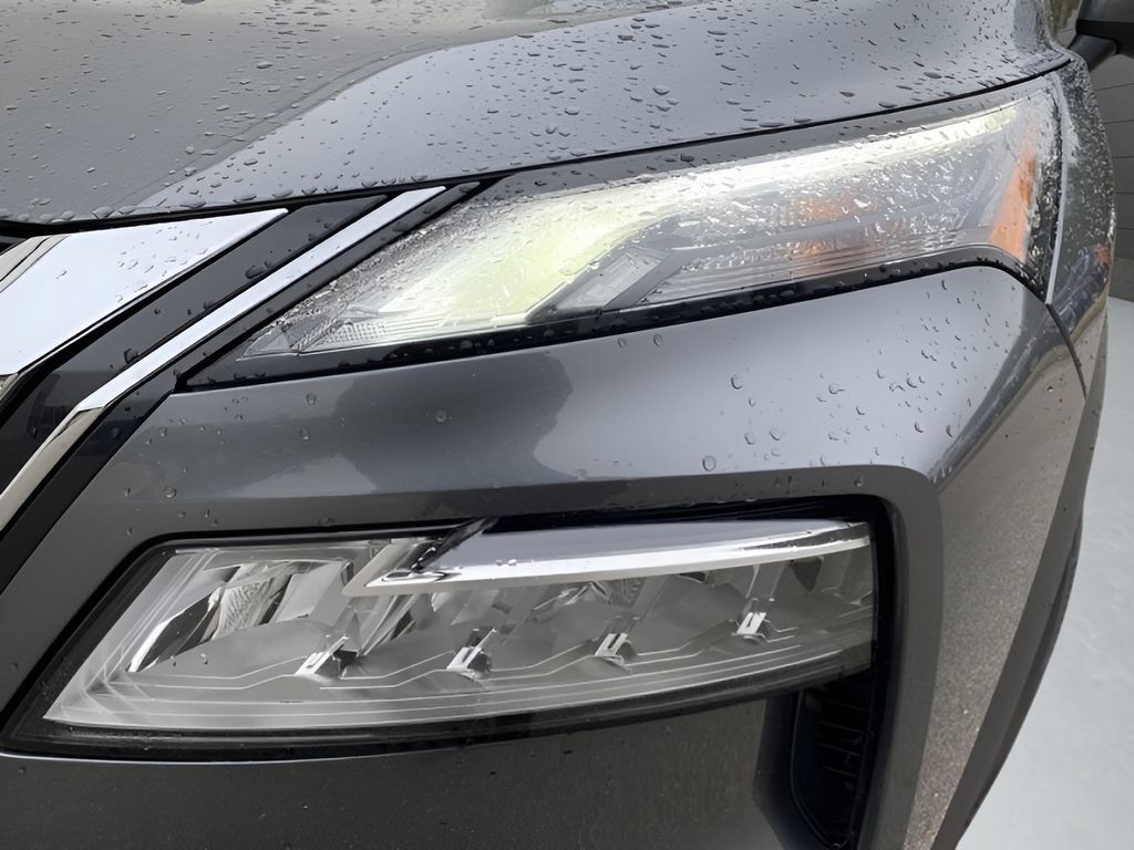Used 2021 Nissan Rogue SV AWD/4WD image 24