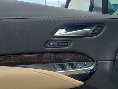 Used 2025 Cadillac XT4 Premium Luxury FWD image 18