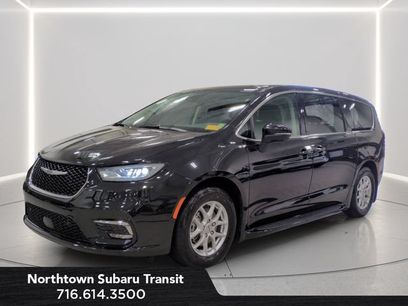 Used 2023 Chrysler Pacifica Touring-L