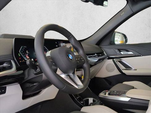 Used 2026 BMW X1 xDrive28i w/ Technology Package AWD/4WD image 3
