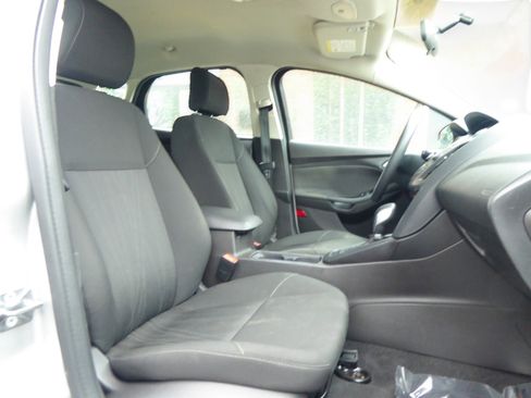Used 2017 Ford Focus SE image 15