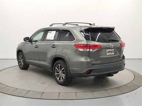 Used 2019 Toyota Highlander XLE image 6