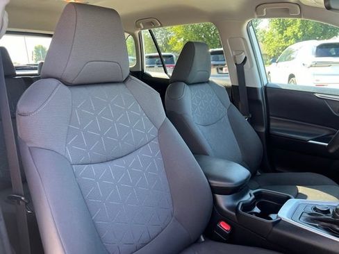 Used 2021 Toyota RAV4 XLE AWD/4WD image 15