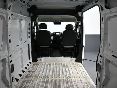 Used 2025 RAM ProMaster 2500 w/ Convenience Group FWD image 9