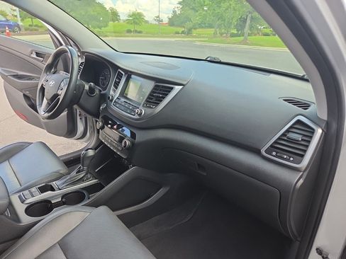 Used 2017 Hyundai Tucson SE Plus FWD image 35