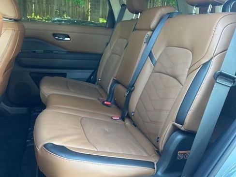 New 2025 Nissan Pathfinder Platinum w/ Lighting Package (N92) image 18