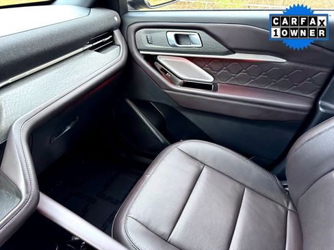 Used 2025 Ford Explorer Platinum w/ LUX Leather Package image 32