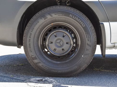 Used 2021 Mercedes-Benz Sprinter 2500 image 9