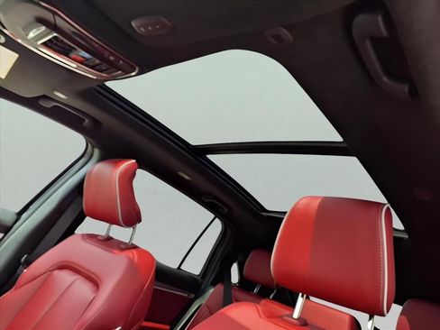 New 2025 Jeep Wagoneer S Launch Edition image 14