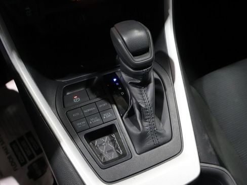 Used 2025 Toyota RAV4 LE image 29