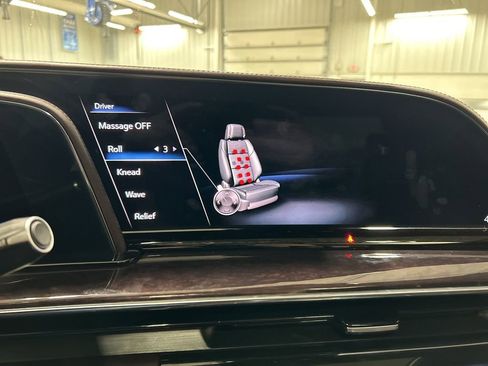 Used 2021 Cadillac Escalade Sport Platinum w/ LPO, ONYX Package AWD/4WD image 26