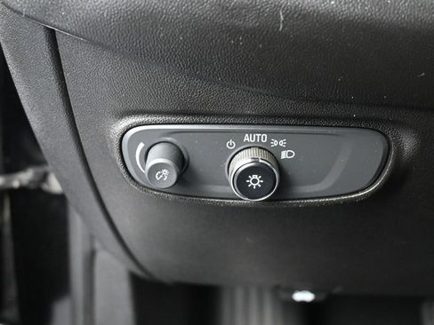 Used 2020 Chevrolet Equinox LS image 15