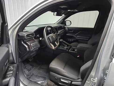 Used 2025 Toyota 4Runner SR5 AWD/4WD image 21