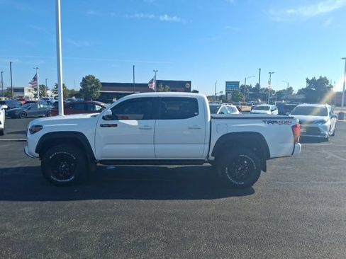 Used 2020 Toyota Tacoma SR AWD/4WD image 13