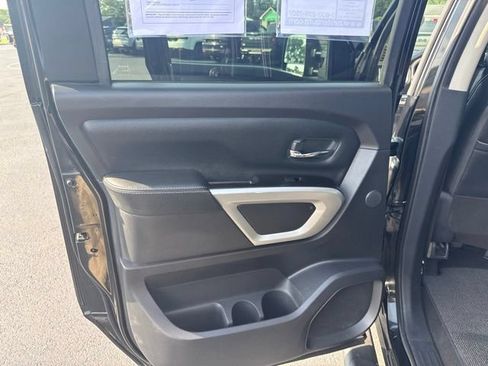 Used 2019 Nissan Titan PRO-4X AWD/4WD image 35