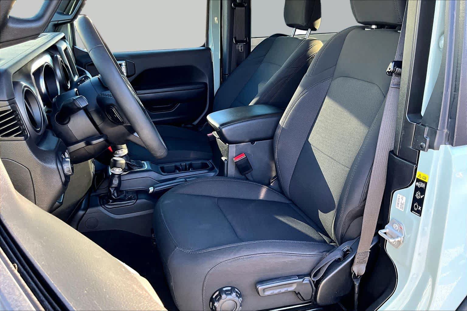 Used 2023 Jeep Wrangler Sport AWD/4WD image 8